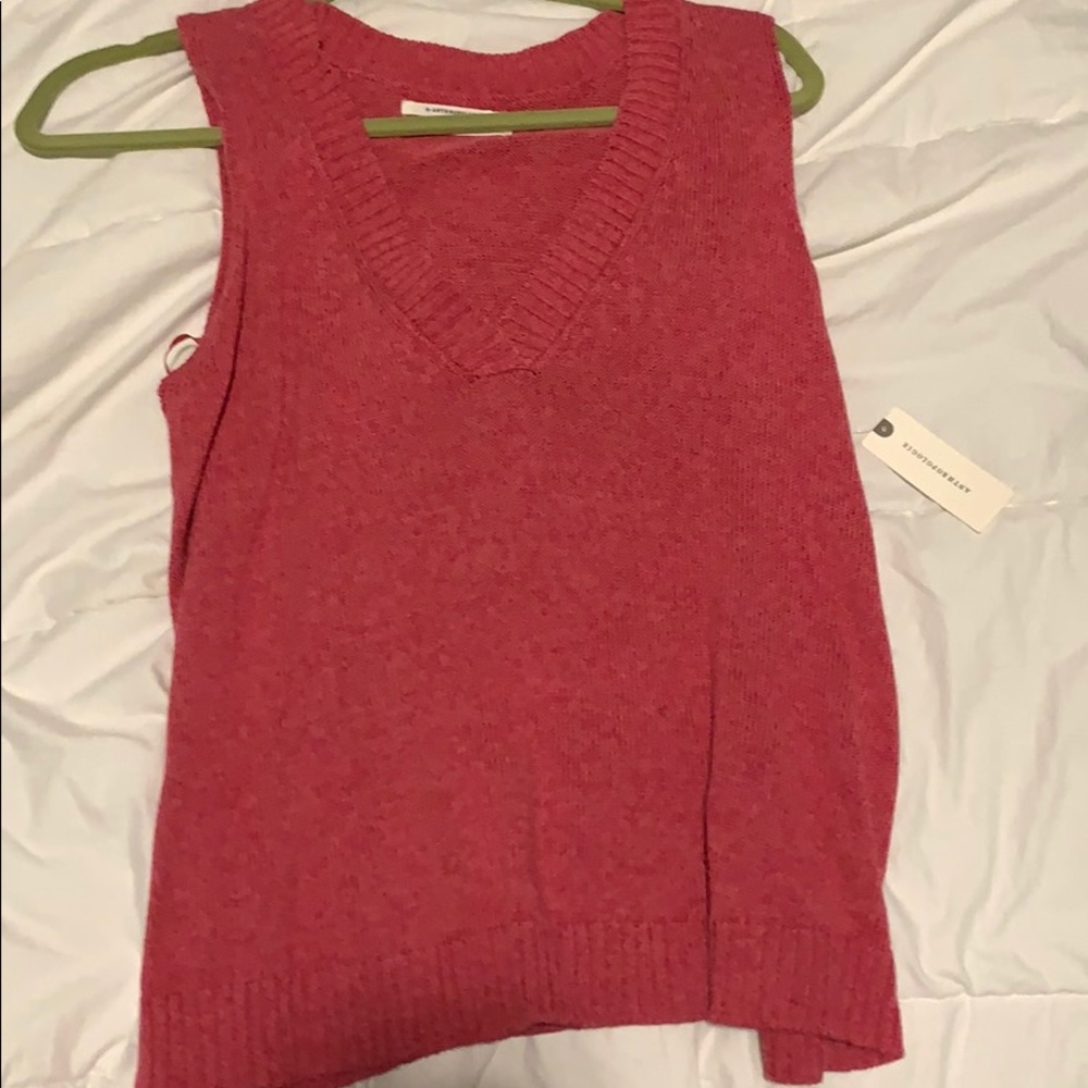 Sweater vest